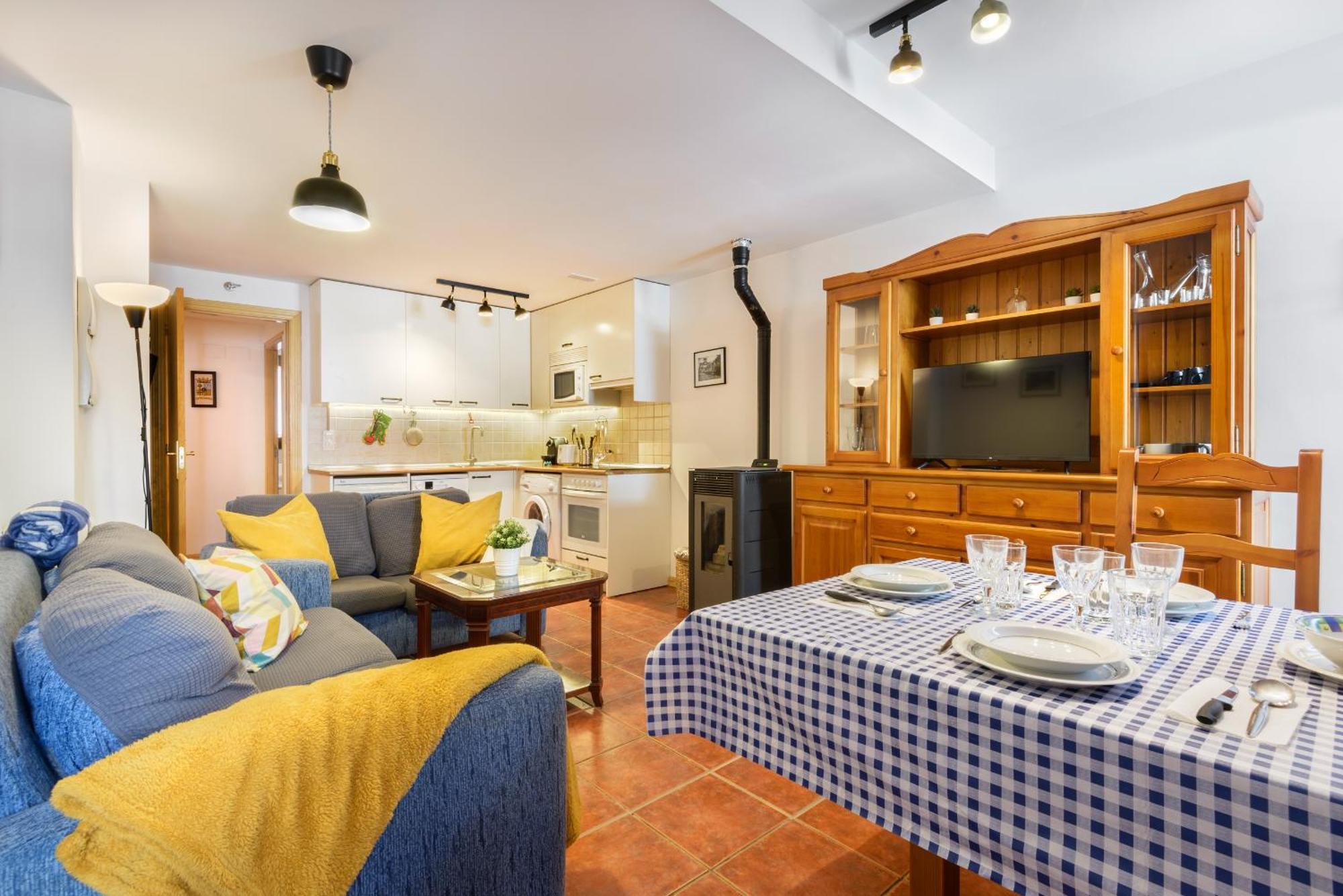 Amplio Apartamento De Montana Con Terraza Y Wifi Canfranc Luaran gambar